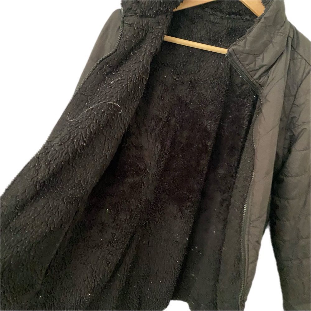 The North Face Black Fleece Winter Jacket in Size Small - Picture 3 of 8